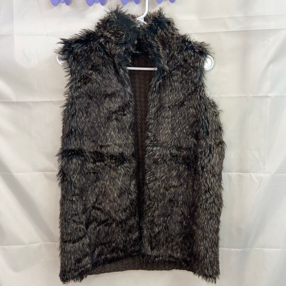 89th & Madison women's brown‎ faux fur crocheted open front sweater vest medium